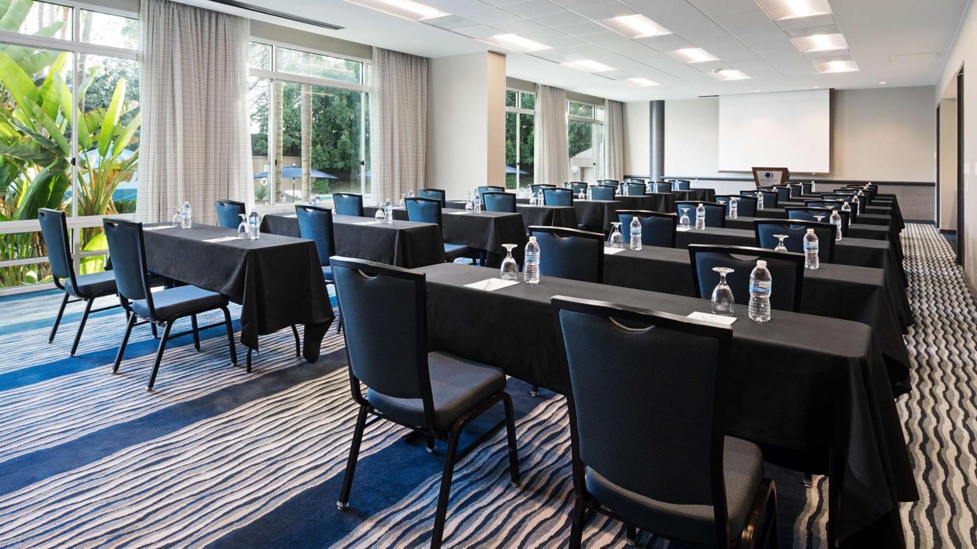 Doubletree By Hilton San Diego Del Mar מראה חיצוני תמונה